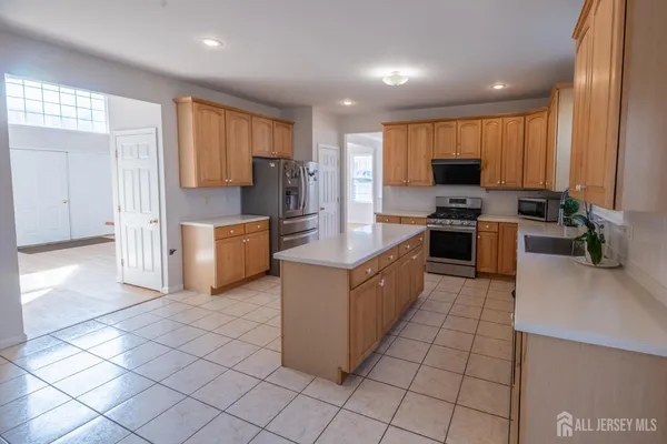 $1,499,000 | 6 Banyan Court, Edison, NJ 08820