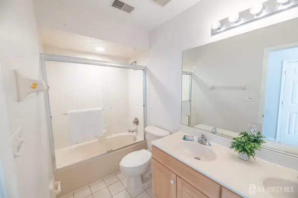 $1,499,000 | 6 Banyan Court, Edison, NJ 08820
