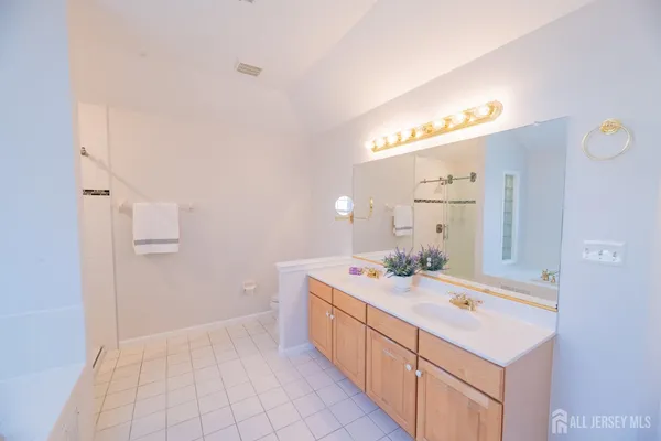 $1,499,000 | 6 Banyan Court, Edison, NJ 08820