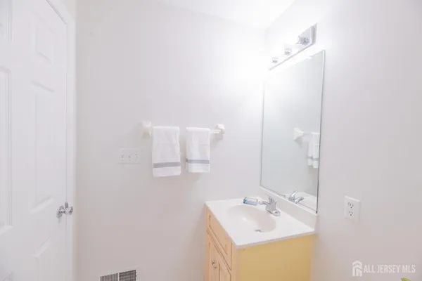 $1,499,000 | 6 Banyan Court, Edison, NJ 08820