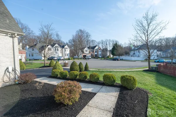 $1,499,000 | 6 Banyan Court, Edison, NJ 08820