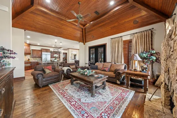 $3,600,000 | 2454 380 West State Highway, Jacksboro, TX 76458