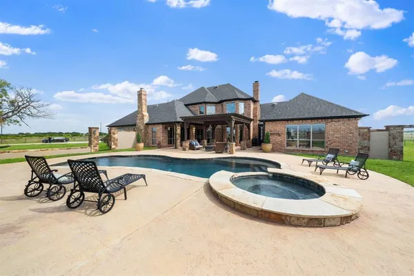 $3,600,000 | 2454 380 West State Highway, Jacksboro, TX 76458