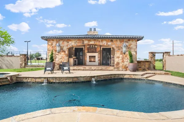 $3,600,000 | 2454 380 West State Highway, Jacksboro, TX 76458