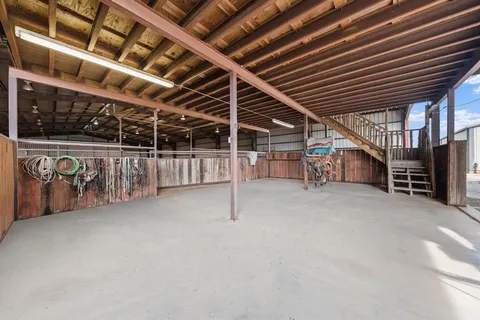$3,600,000 | 2454 380 West State Highway, Jacksboro, TX 76458
