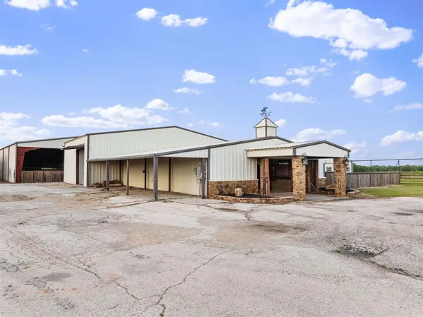 $3,600,000 | 2454 380 West State Highway, Jacksboro, TX 76458