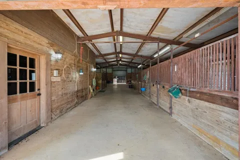 $3,600,000 | 2454 380 West State Highway, Jacksboro, TX 76458