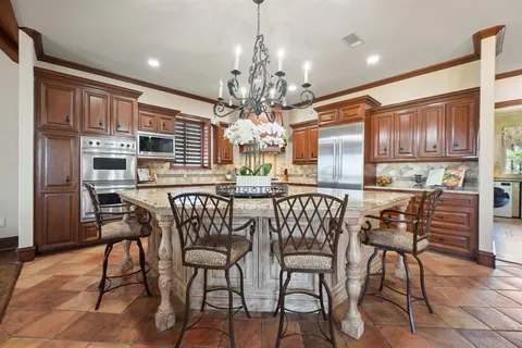 $3,600,000 | 2454 380 West State Highway, Jacksboro, TX 76458