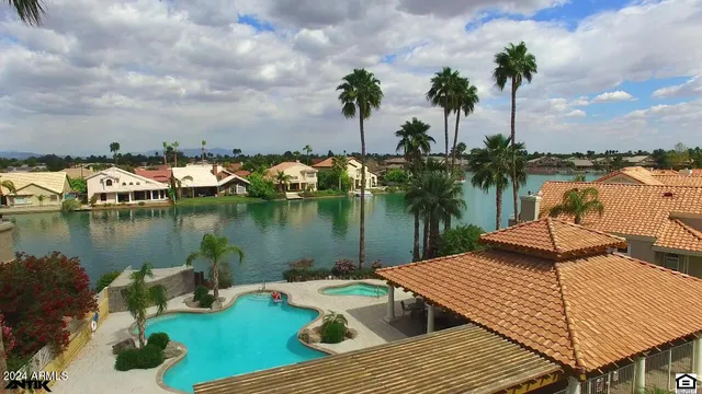 a view of a lake with house