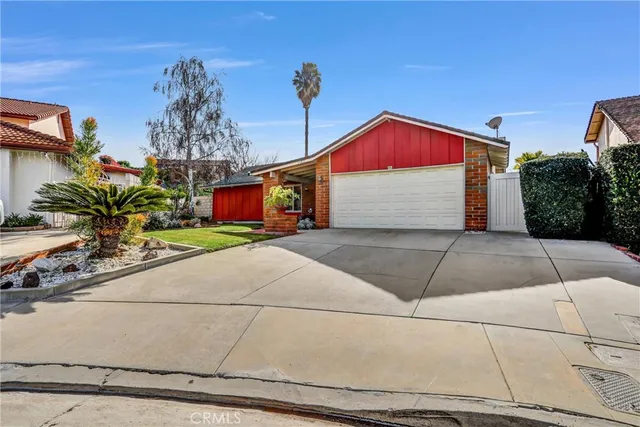 a view of a house with a garage