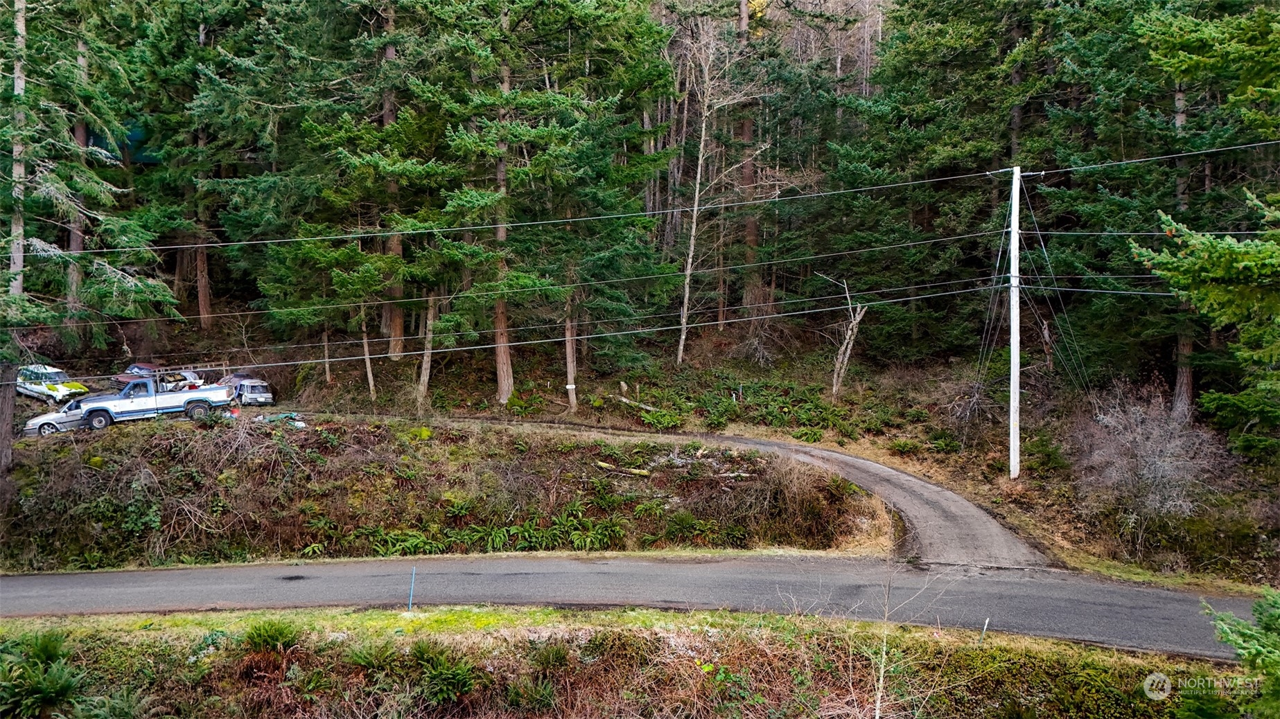 a backyard view with sitting space