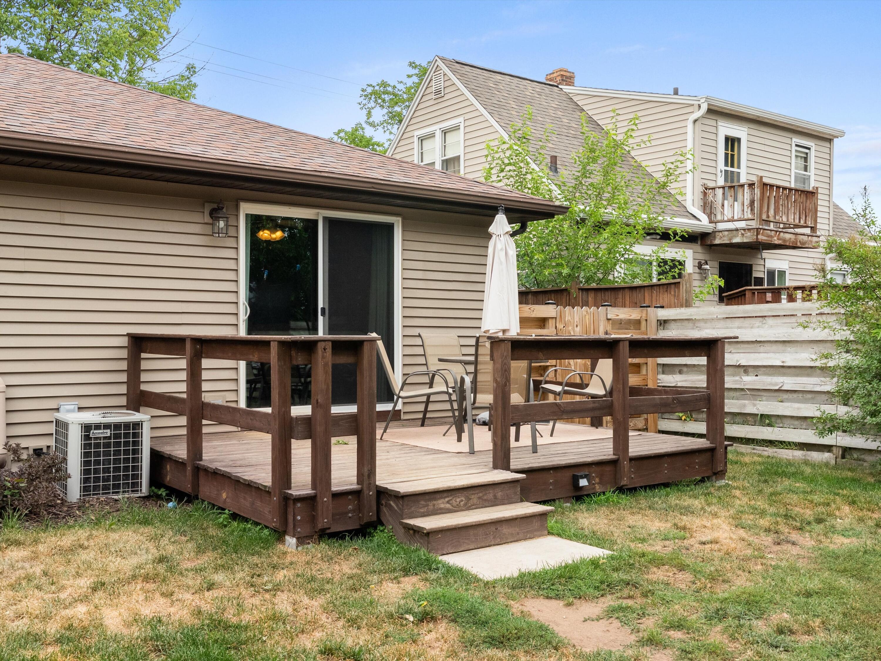 2117 32nd Street Two Rivers, WI 54241 - Photo 5 of 31 05-DSC00355