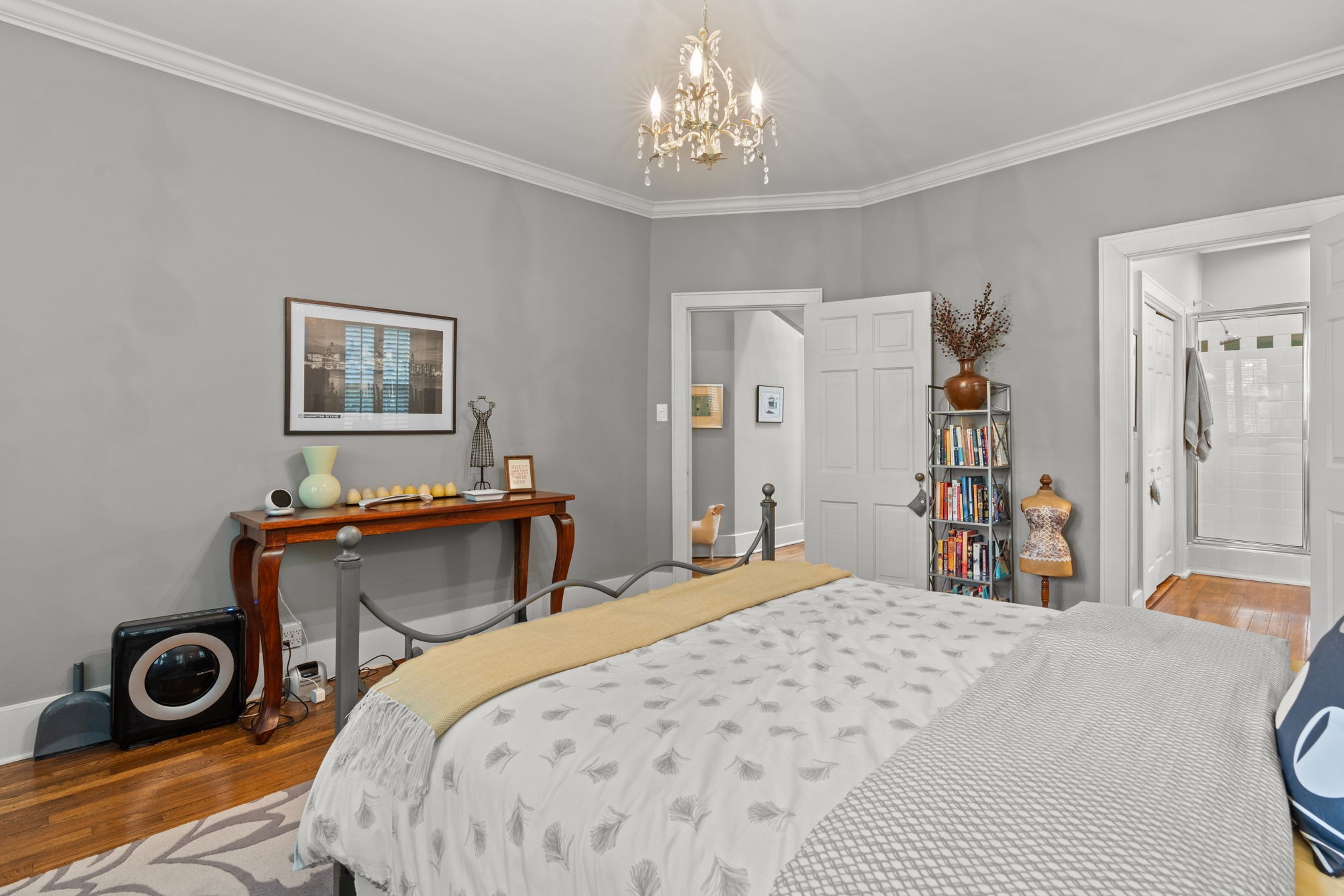 4117 Aberdeen Road Nashville, TN 37205 - Photo 19 of 46 a bedroom with a bed and a dresser