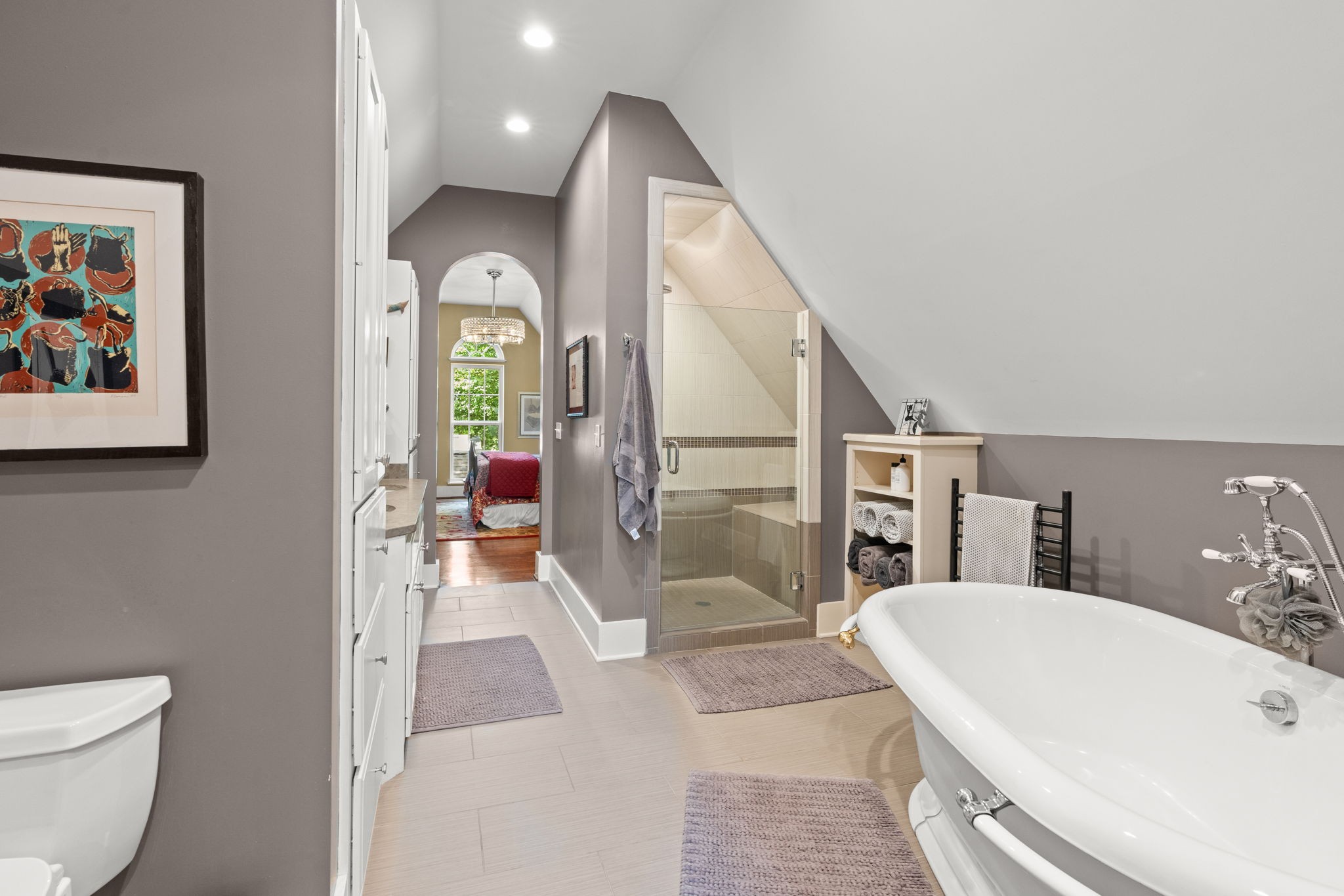 4117 Aberdeen Road Nashville, TN 37205 - Photo 35 of 46 a en suite bathroom with a toilet a sink and bathtub
