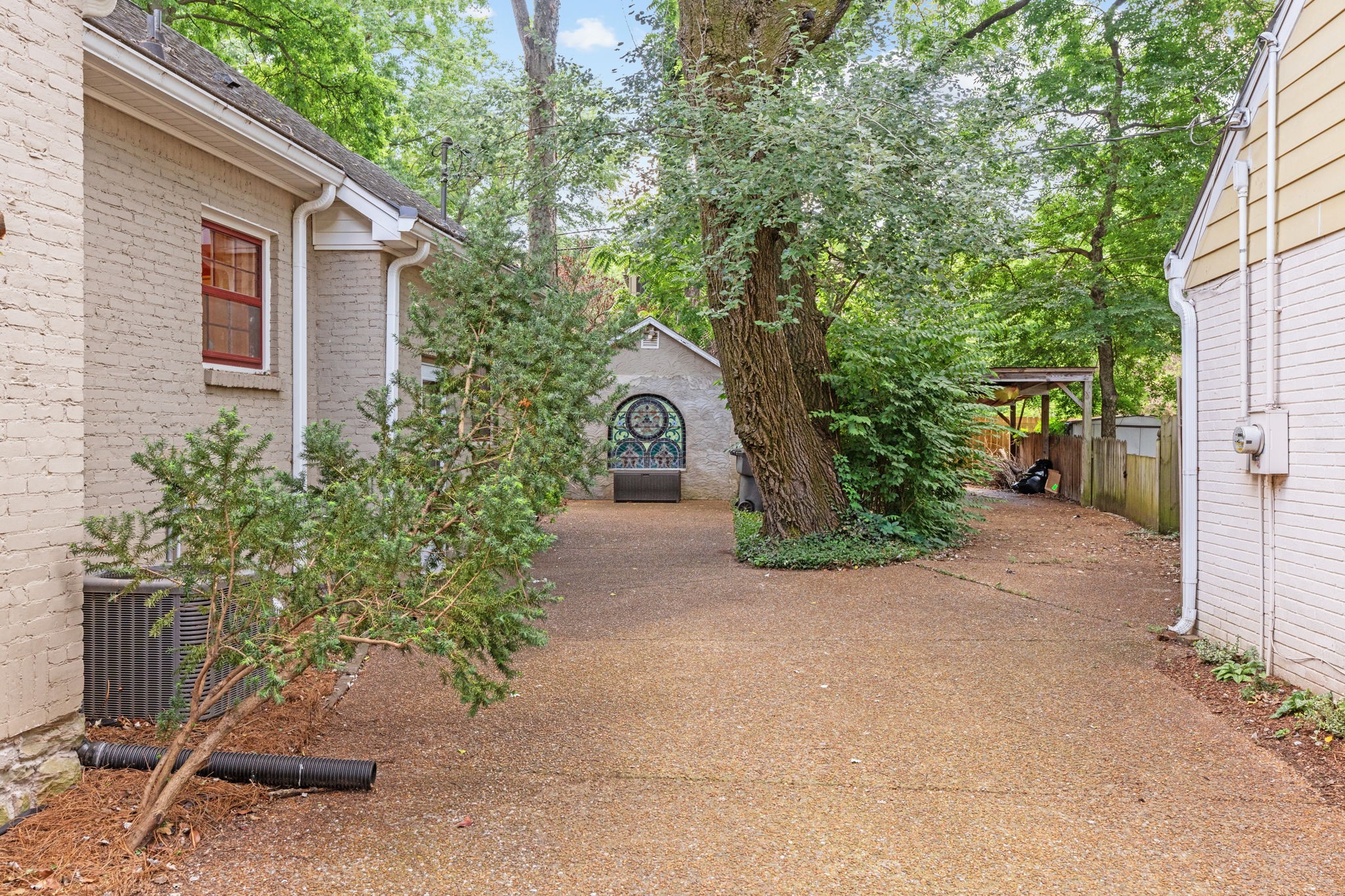 4117 Aberdeen Road Nashville, TN 37205 - Photo 43 of 46 a front view of a house with garden