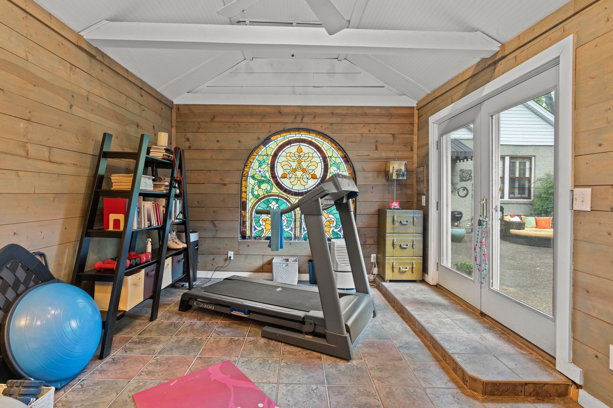 4117 Aberdeen Road Nashville, TN 37205 - Photo 44 of 46 a view of a room with gym equipment