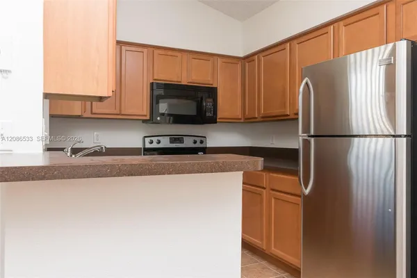 $1,999 | 7680 Westwood Drive, Unit 831, Tamarac, FL 33321