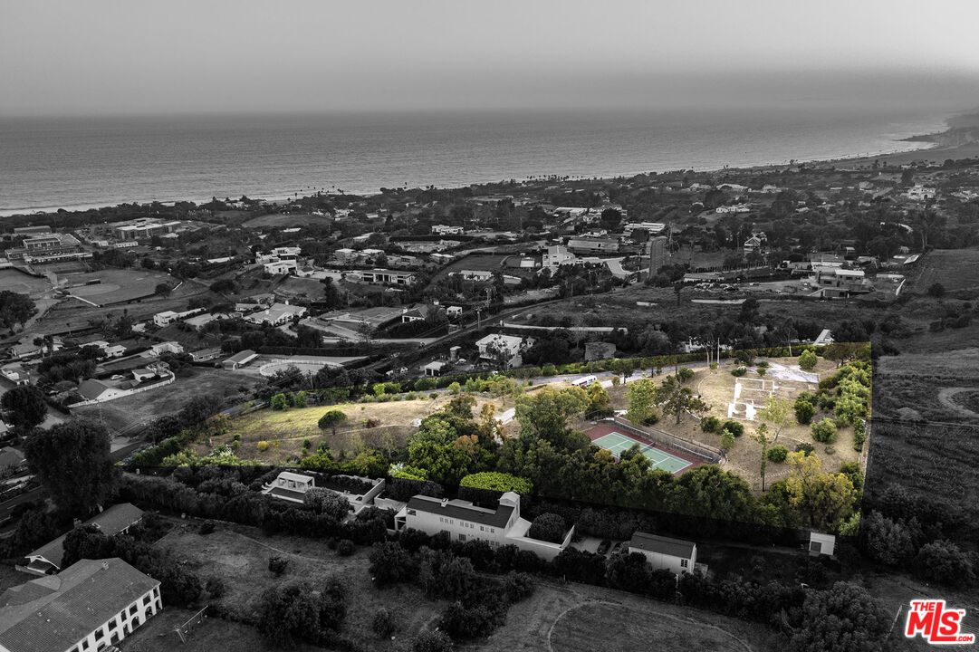 29829 Harvester Road Malibu, CA 90265 - Photo 43 of 44 an aerial view of multiple house