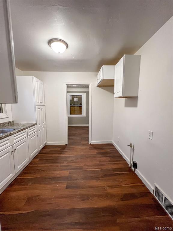 14051 Rutherford Street Detroit, MI 48227 - Photo 9 of 25