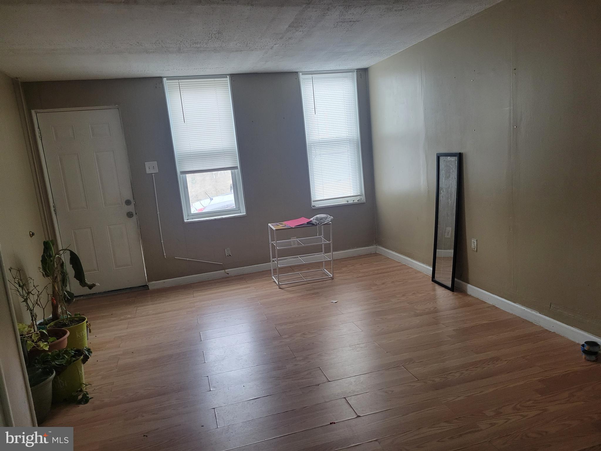 736 Windsor Street Reading, PA 19604 - Photo 2 of 11