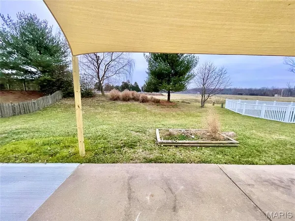 $2,300 | 308 Falling Leaf Way, Mascoutah, IL 62258