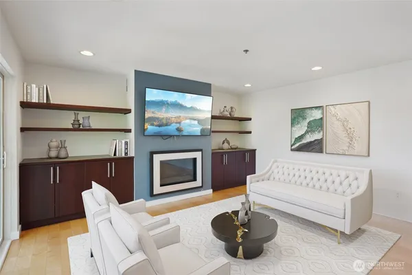 $360,000 | 701 Galer Street, Unit 504, Seattle, WA 98109