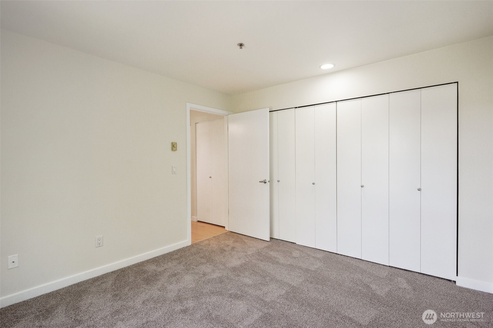 701 Galer Street, Unit 504 Seattle, WA 98109 - Photo 14 of 28 a view of an empty room