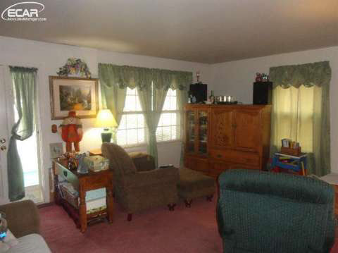 16219 Falk Road Holly, MI 48442 - Photo 5 of 17 20428084-4.JPG