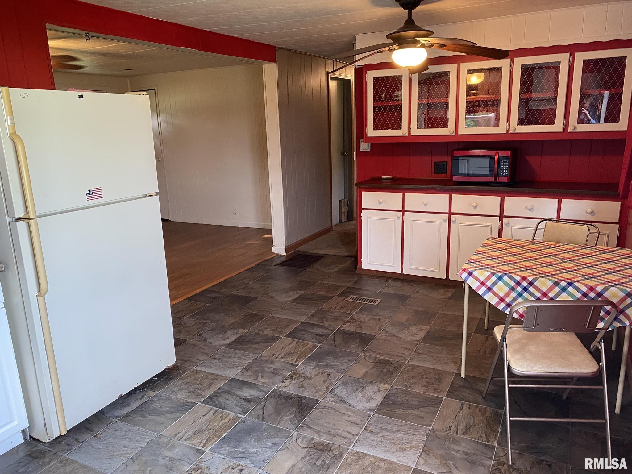 24500 North Copperas Creek Road Canton, IL 61520 - Photo 12 of 30