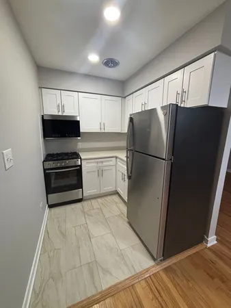 $1,750 | 3161 North Cambridge Avenue, Unit 312, Chicago, IL 60657