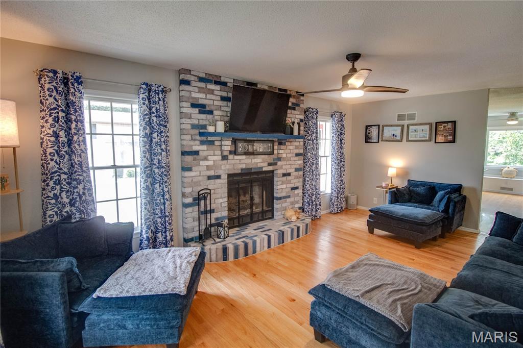 24 Islander Drive Brighton, IL 62012 - Photo 19 of 59