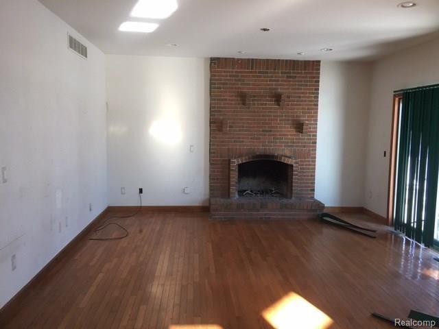 7305 Edlane Road Algonac, MI 48001 - Photo 4 of 18 IMG_6189.JPG