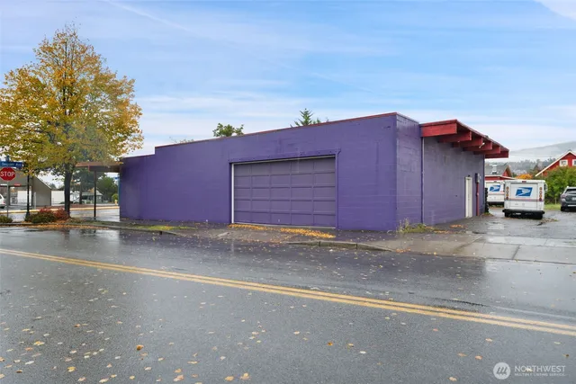 a car parked in front of a house