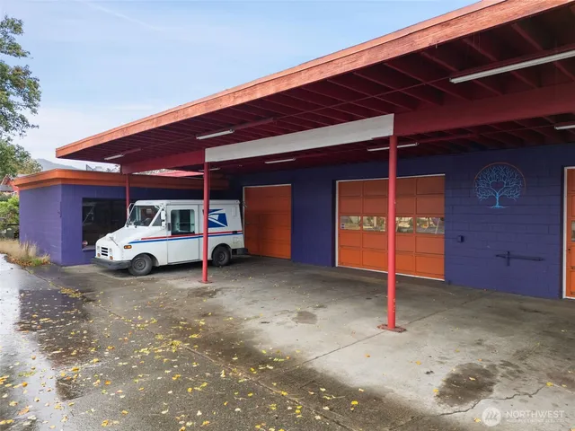 a view of car parked in front of house