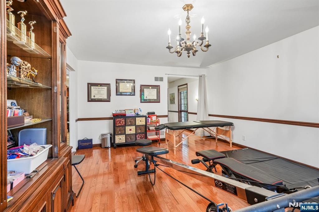 108 Morningside Road Paramus, NJ 07652 - Photo 33 of 45