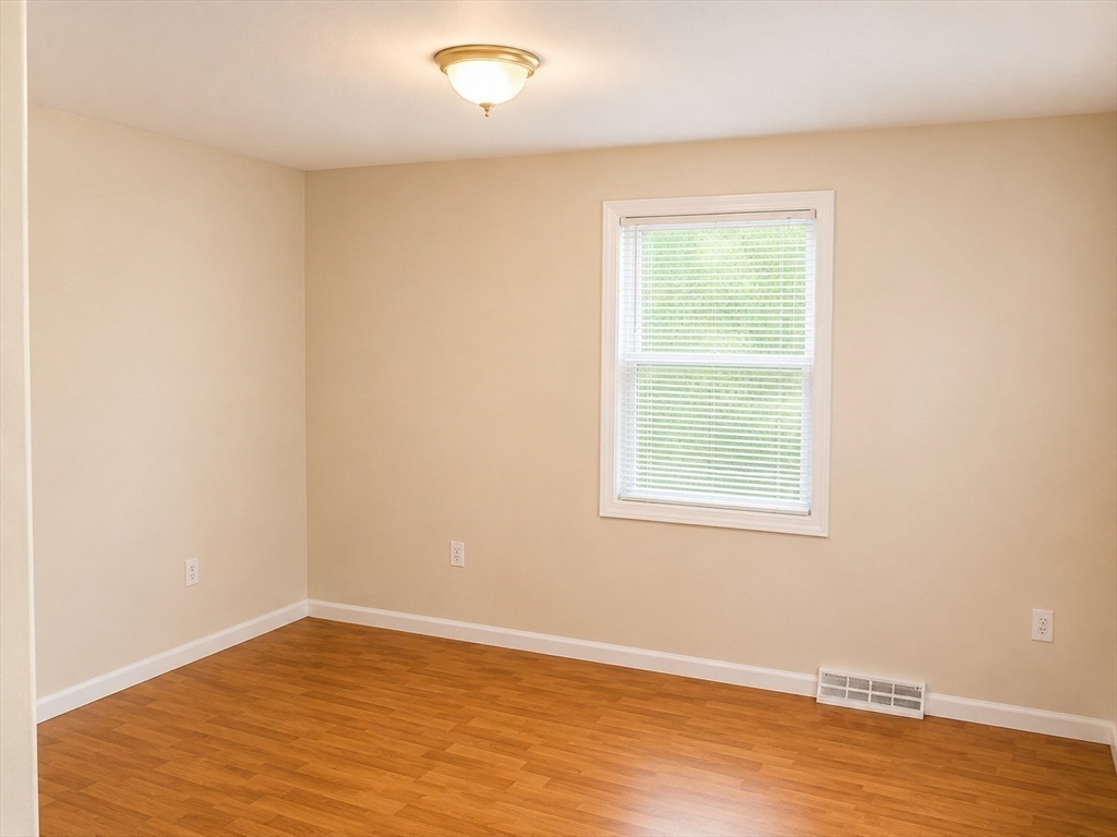81-83 Blanding Street Springfield, MA 01151 - Photo 5 of 10