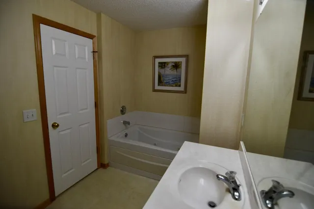 $295,000 | 17556 Elm Road North, Maple Grove, MN 55311