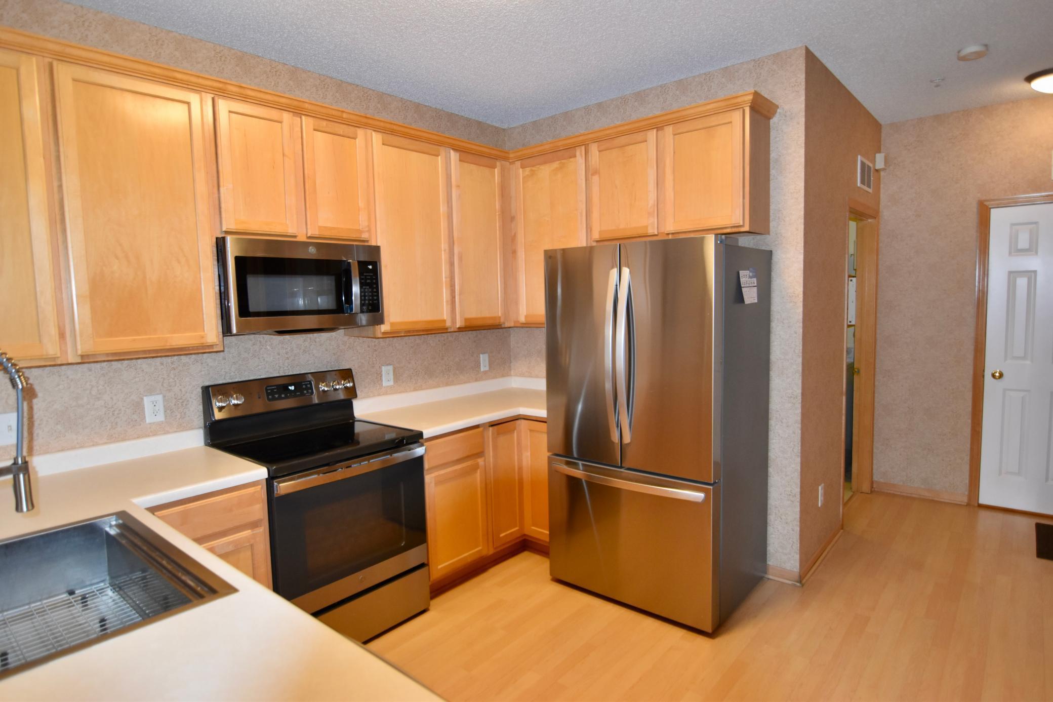 17556 Elm Road North Maple Grove, MN 55311 - Photo 4 of 35