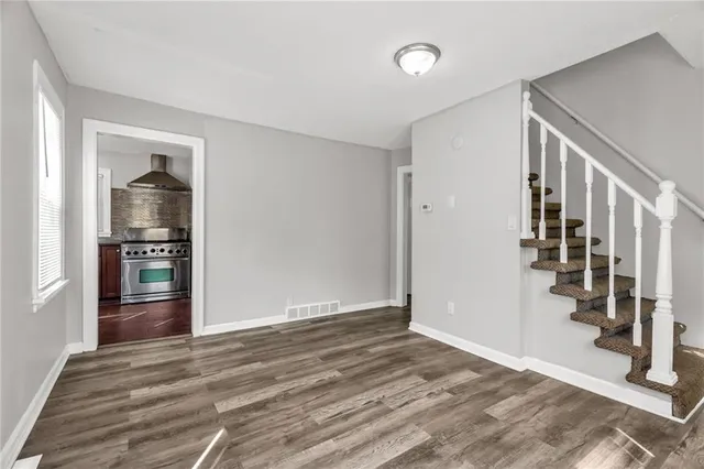 $215,000 | 1109 Northwest B Street, Blue Springs, MO 64015