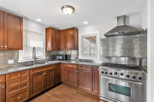 $215,000 | 1109 Northwest B Street, Blue Springs, MO 64015