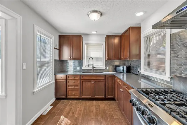 $215,000 | 1109 Northwest B Street, Blue Springs, MO 64015