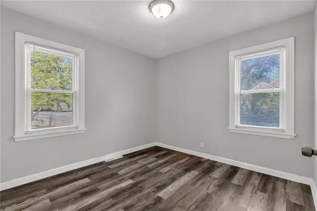 $215,000 | 1109 Northwest B Street, Blue Springs, MO 64015