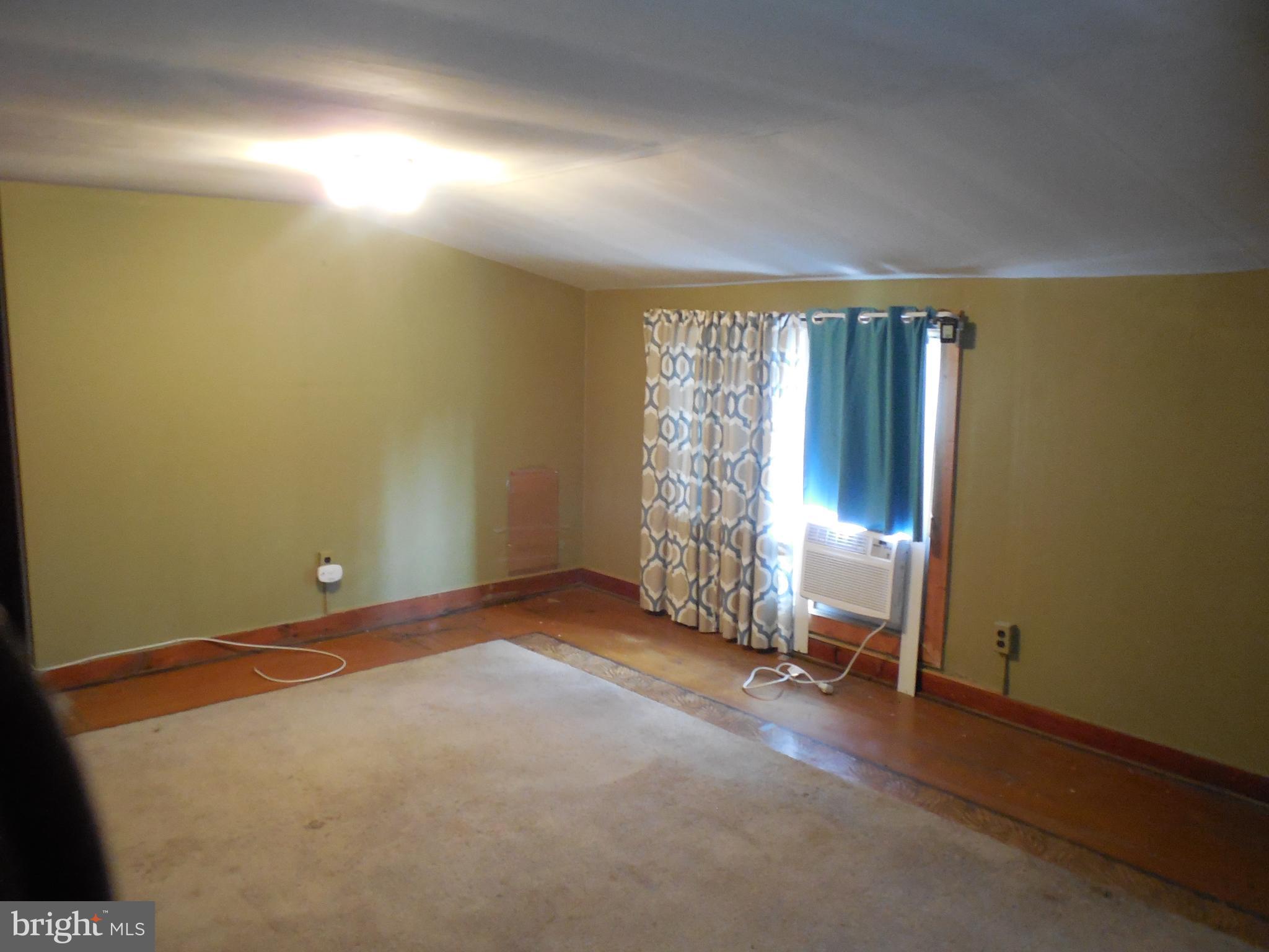 11400 Tippett Road Clinton, MD 20735 - Photo 15 of 36 Second floor gathering area. Family room