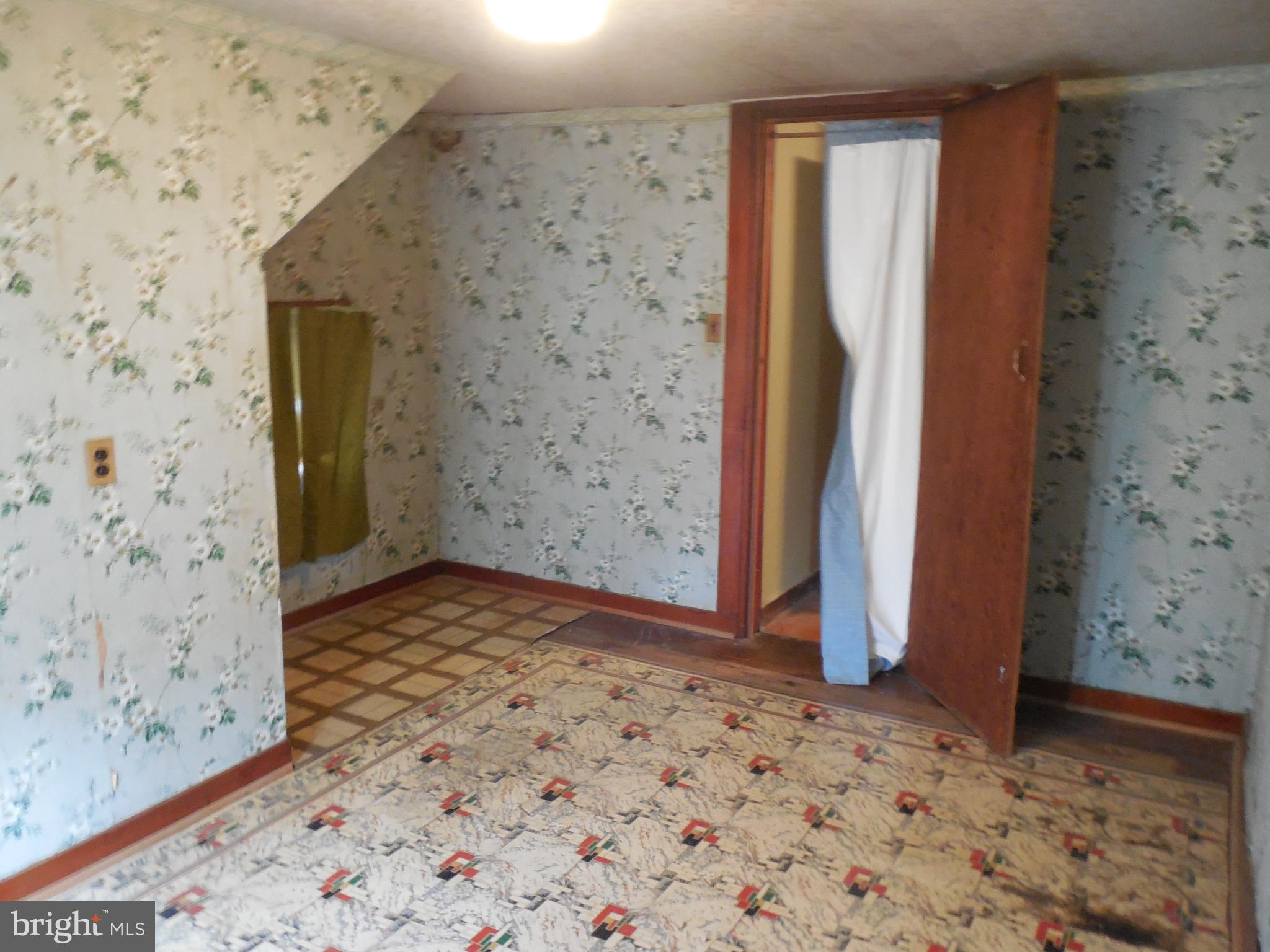 11400 Tippett Road Clinton, MD 20735 - Photo 19 of 36 Bedroom 3