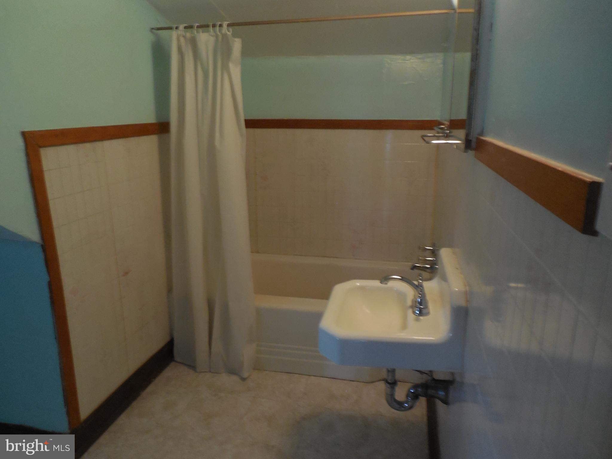 11400 Tippett Road Clinton, MD 20735 - Photo 20 of 36 full bath upstairs