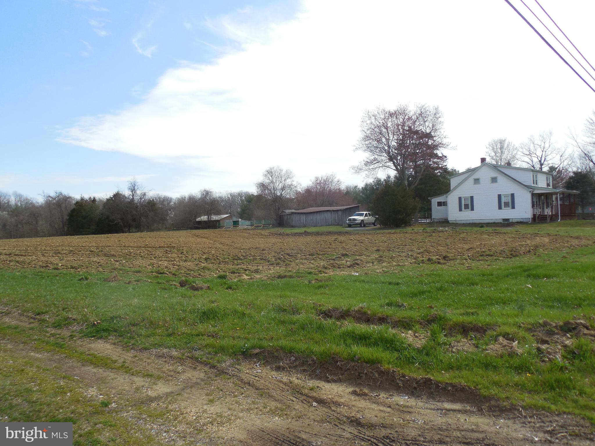11400 Tippett Road Clinton, MD 20735 - Photo 30 of 36 Roadway access to rear of property