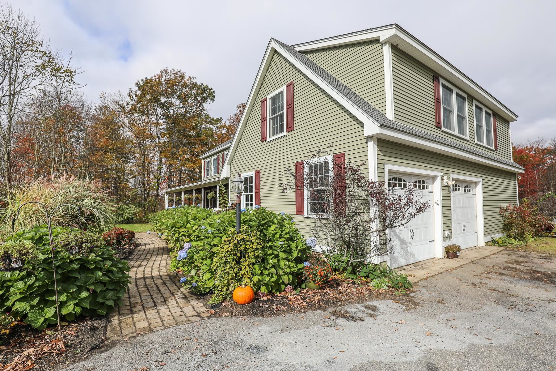 803 Chester Road Auburn, NH 03032 - Photo 3 of 40 Gallery Image 3
