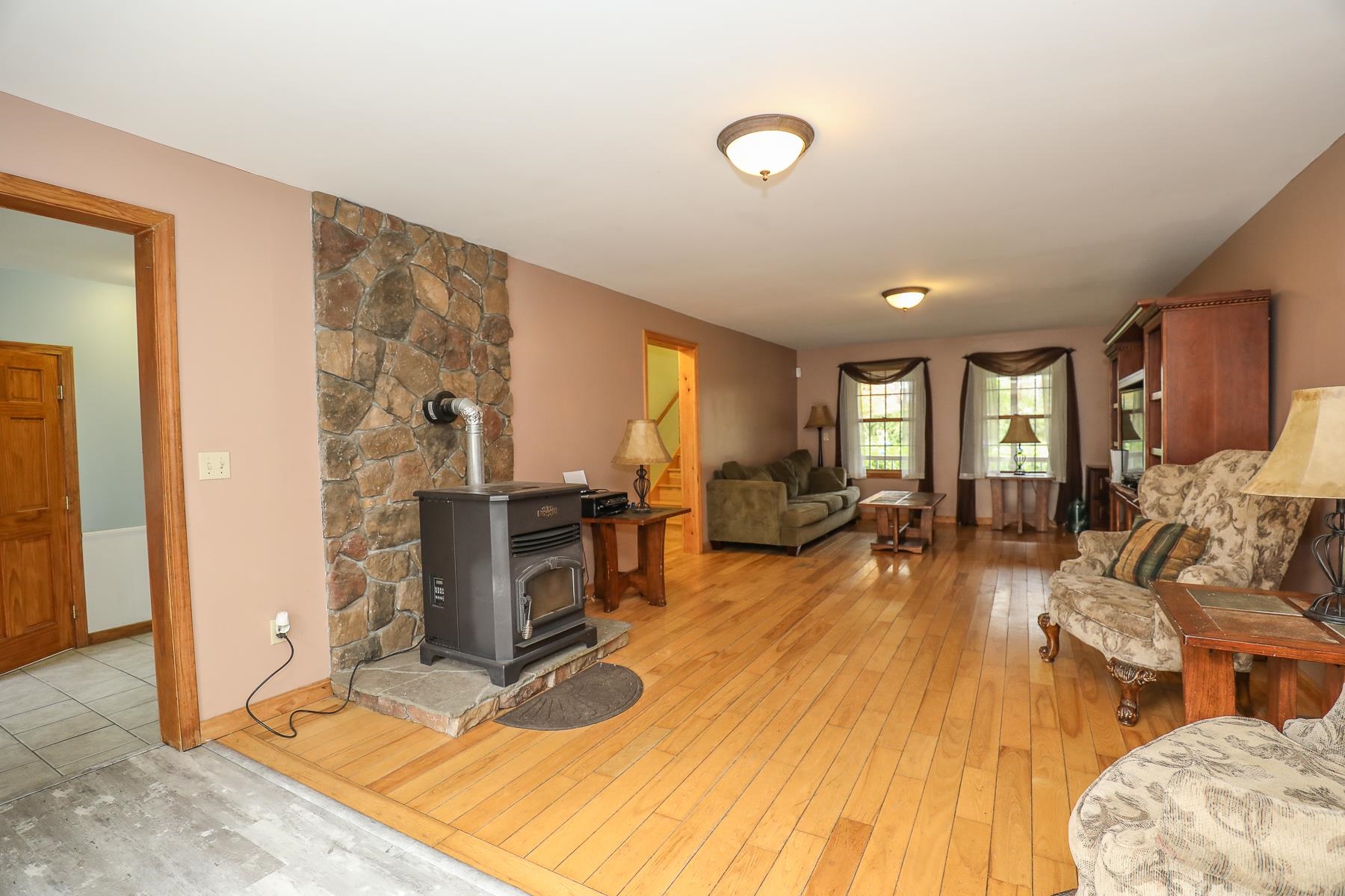 803 Chester Road Auburn, NH 03032 - Photo 21 of 40 Gallery Image 21
