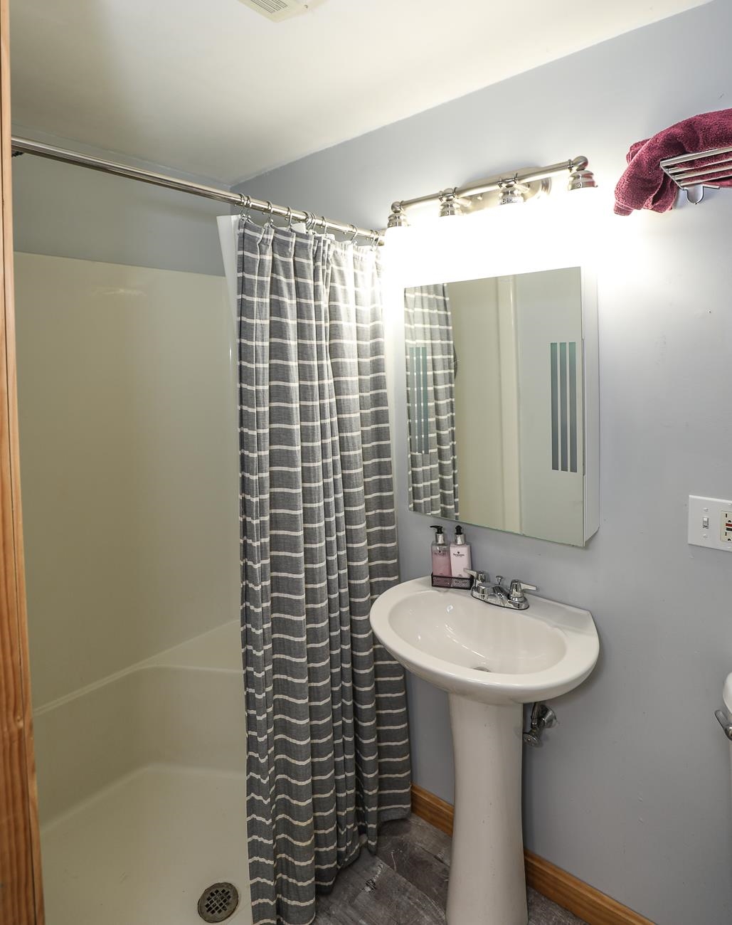 803 Chester Road Auburn, NH 03032 - Photo 38 of 40 Gallery Image 38