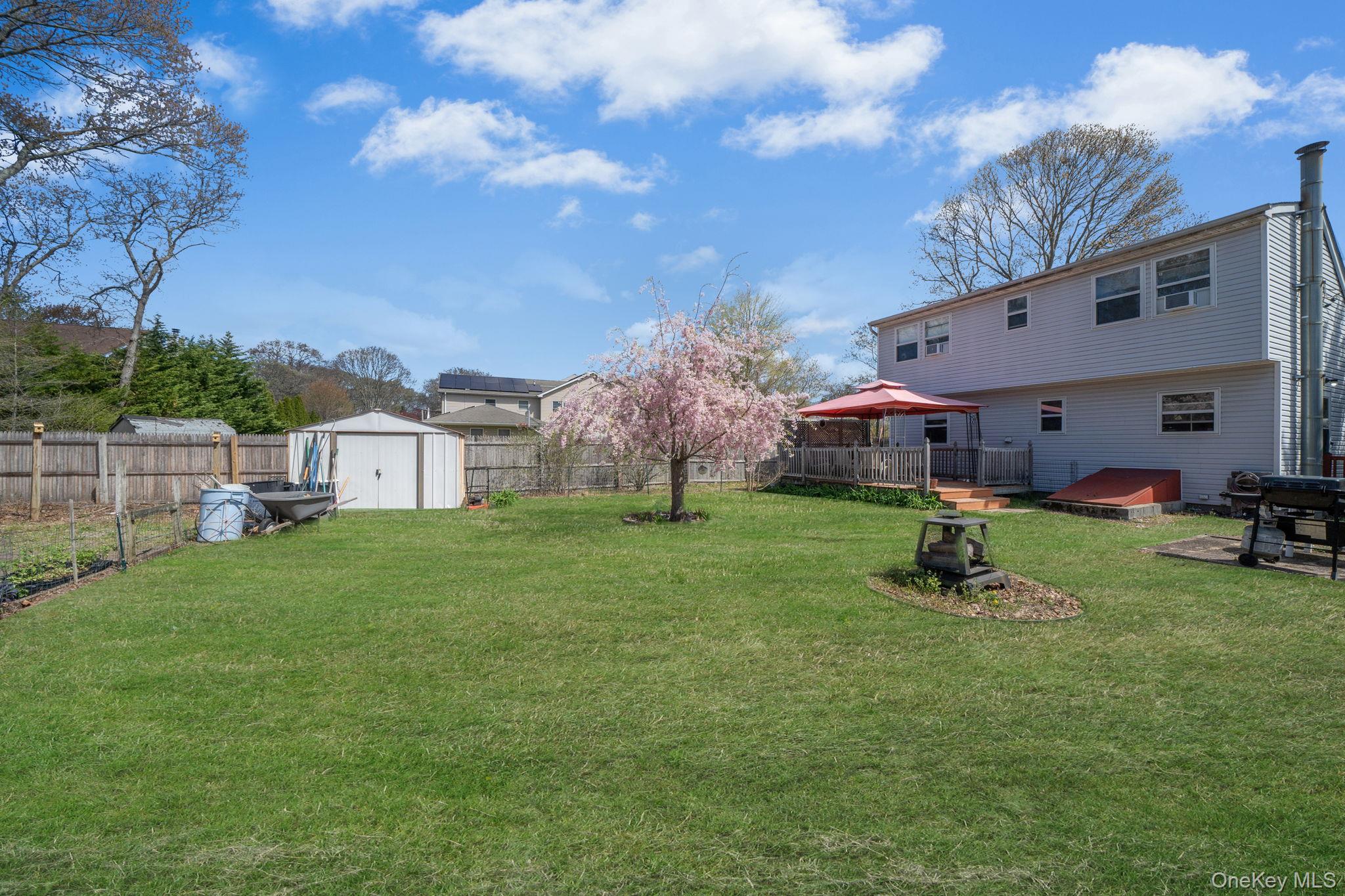 106 Holbrook Road Centereach, NY 11720 - Photo 21 of 27
